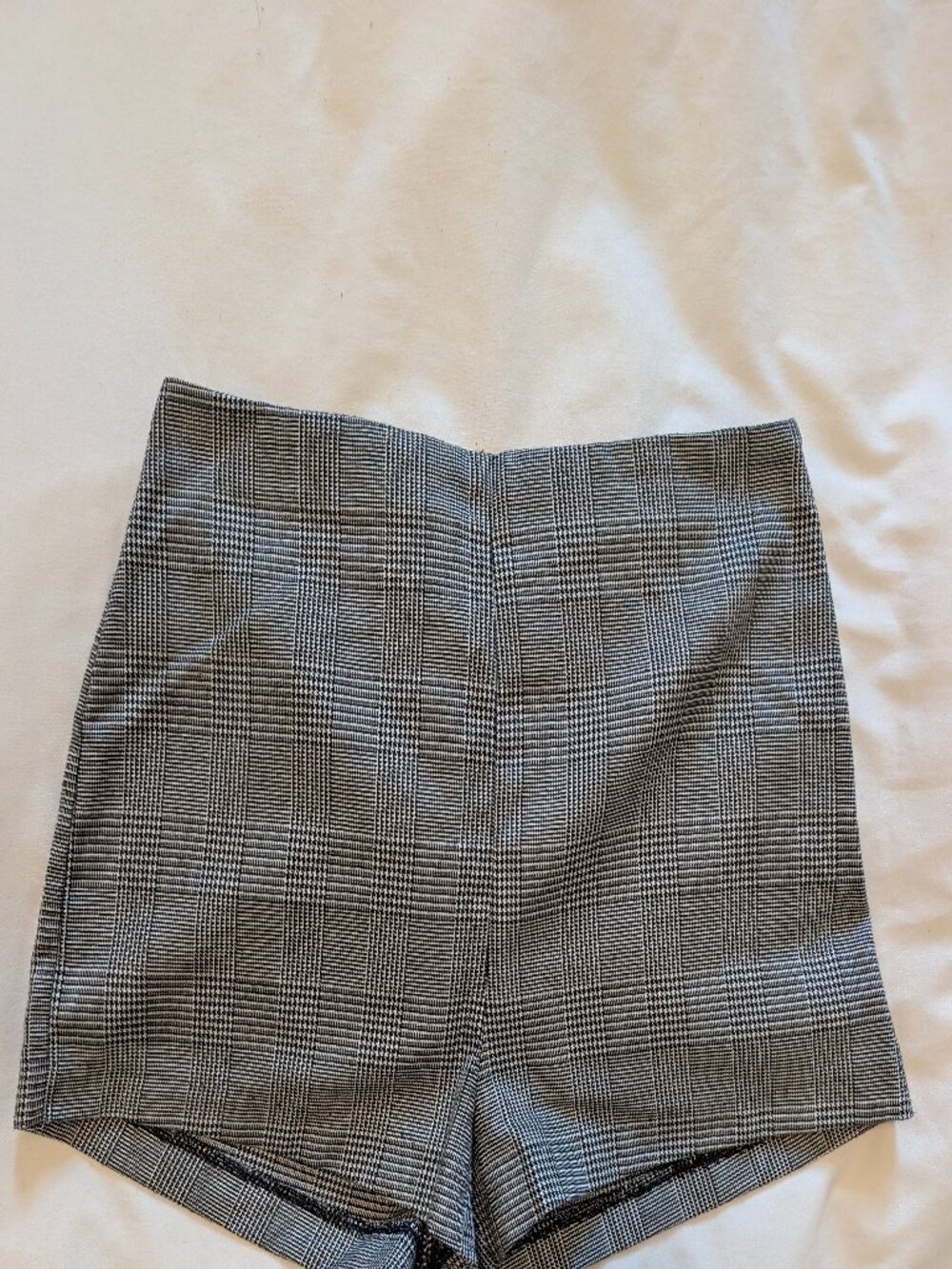 Black/White Houndstooth High-Waisted Forever 21 Shorts (S)